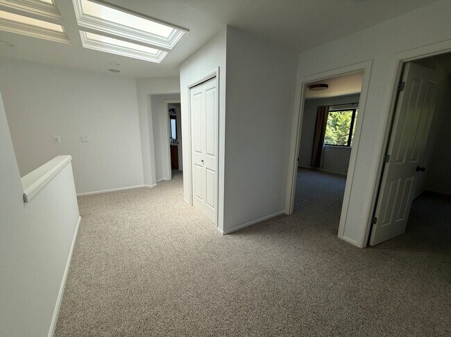 Building Photo - 4bd/2.5ba Snohomish Home