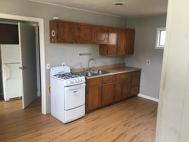 Primary Photo - 174 Price St