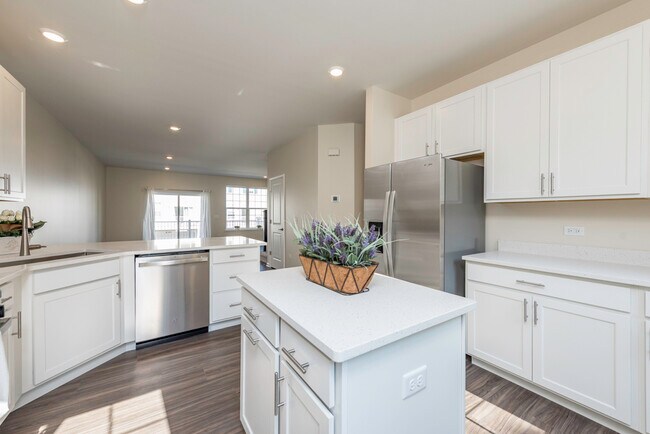 Building Photo - 804 Neubauer Circle