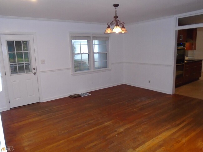 Building Photo - 1365 Scott Blvd