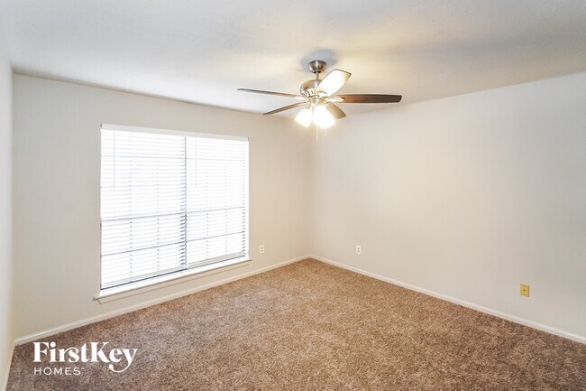 Building Photo - 16810 Poplar Hill St