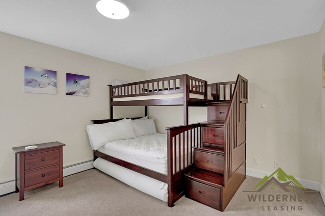 Building Photo - Winter Rental- HOT TUB, Quiet townhome with hot tub and two living areas