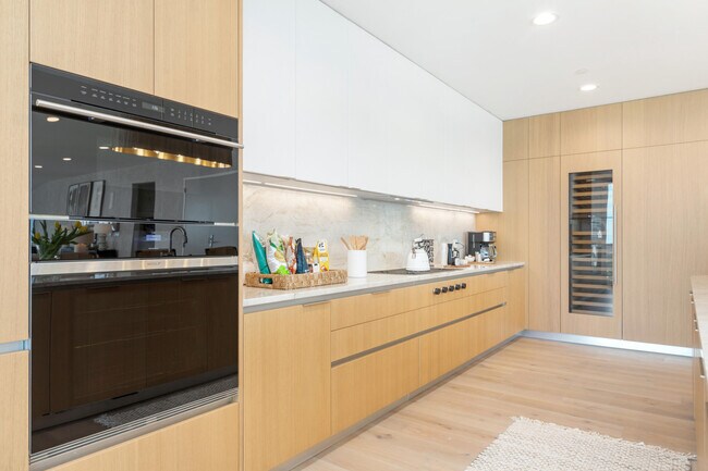 Building Photo - 1333 S Flagler Dr