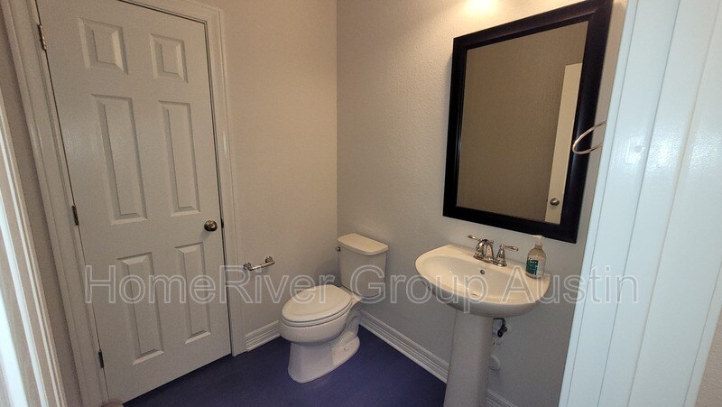 Building Photo - 336 Beretta Cir