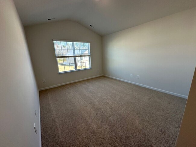 Building Photo - Graham