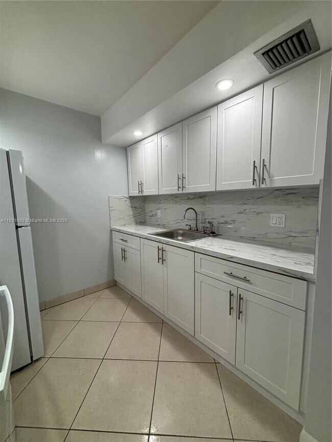 Building Photo - 13475 SW 9th St