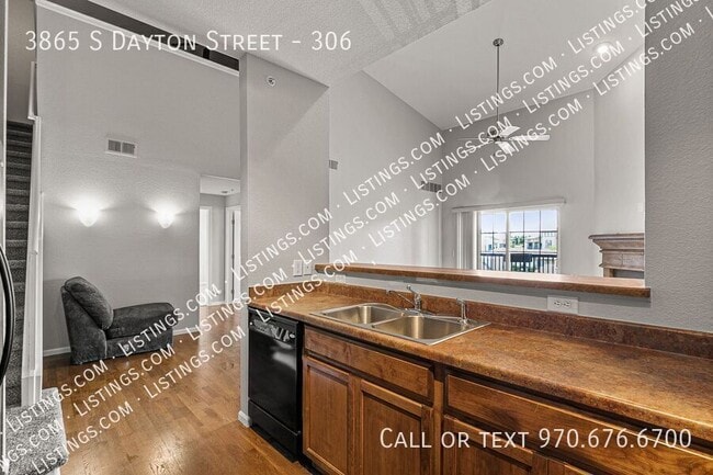 Building Photo - 3865 S Dayton St