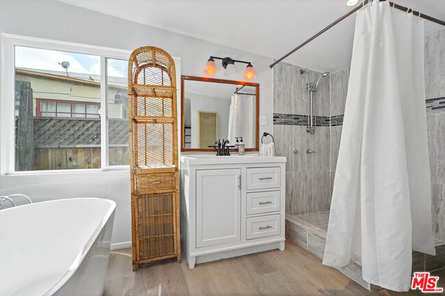 Building Photo - 8953 Keith Ave