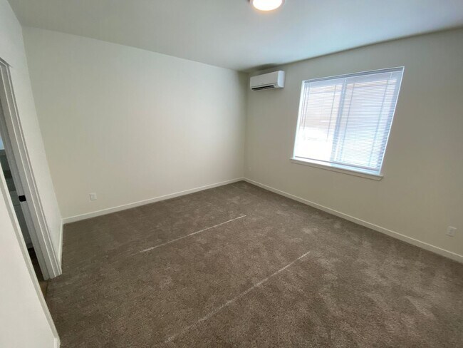 Building Photo - 2509 N Benjamin Ln