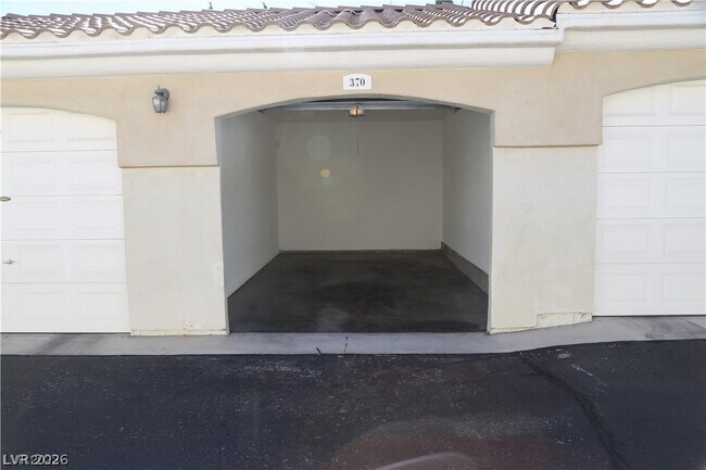 Building Photo - 1310 Red Gable Ln