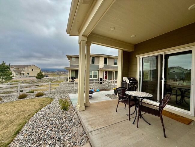 Building Photo - Beautiful Modern 3-Bedroom, 2.5 bath Townh...