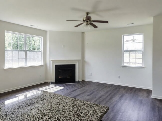 Building Photo - 415 Golden Villas Dr