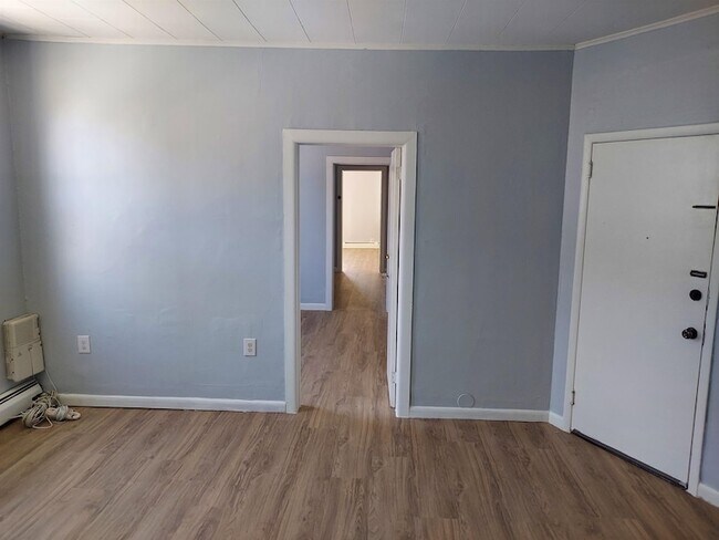 Building Photo - 9 W 35th St