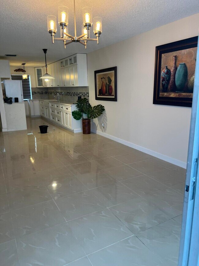 Building Photo - 131 Lake Olive Dr