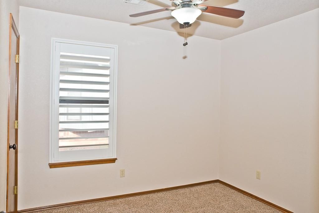 Building Photo - 608 Coopers Hawk Dr