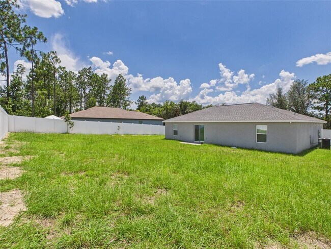 Building Photo - 13215 SW 77th Ave
