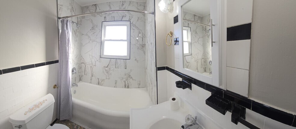 Building Photo - 148 N Wayne Rd