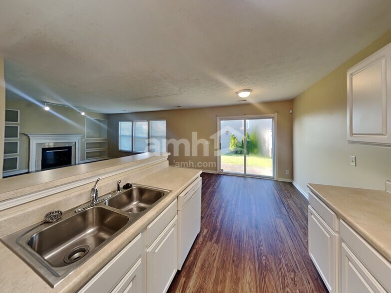 Building Photo - 2869 Paddle Wheel Dr