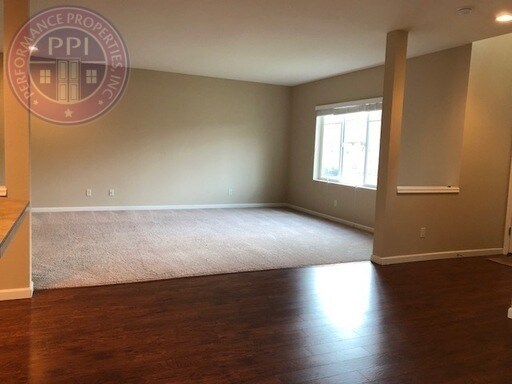 Building Photo - Orenco Station - Beautiful 4 Bedroom Gem! ...