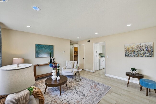 Building Photo - 1810 Peary Way