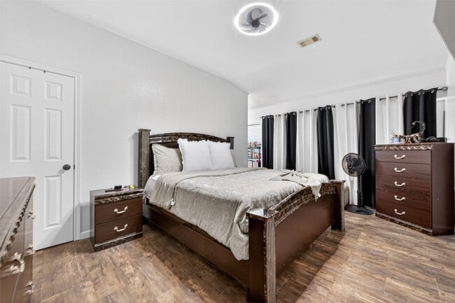 Building Photo - 14310 Royal Hill Dr