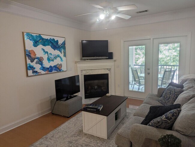 Building Photo - Luxury Condo-Gated Community - James Islan...
