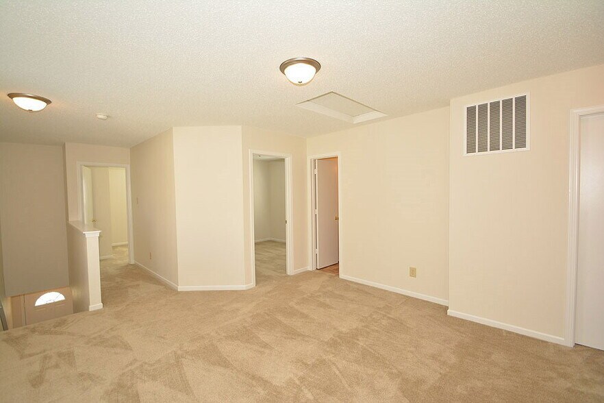 Building Photo - 12162 Maize Dr