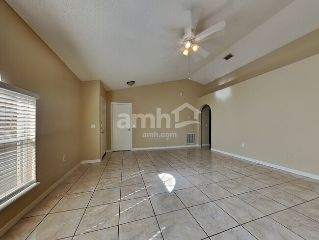 Building Photo - 11414 Ivy Flower Loop