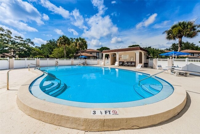 Building Photo - EASTWOOD SHORES TOWNHOUSE