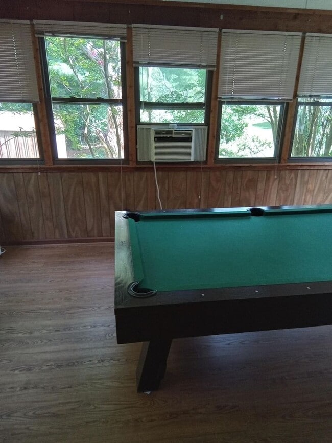 Building Photo - 4BR 3BA SFH with Full Finished Basement