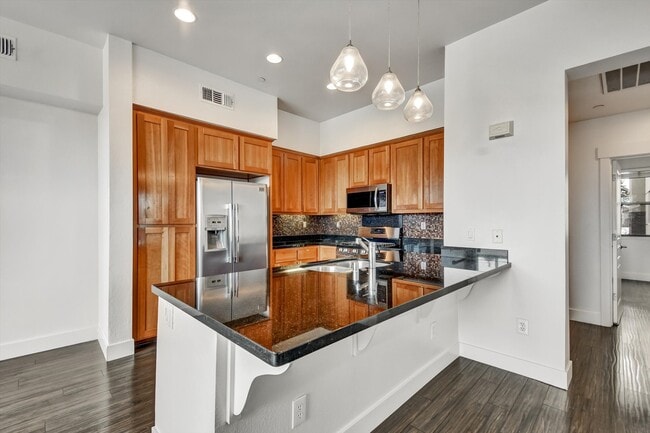 Building Photo - 1107 66th St