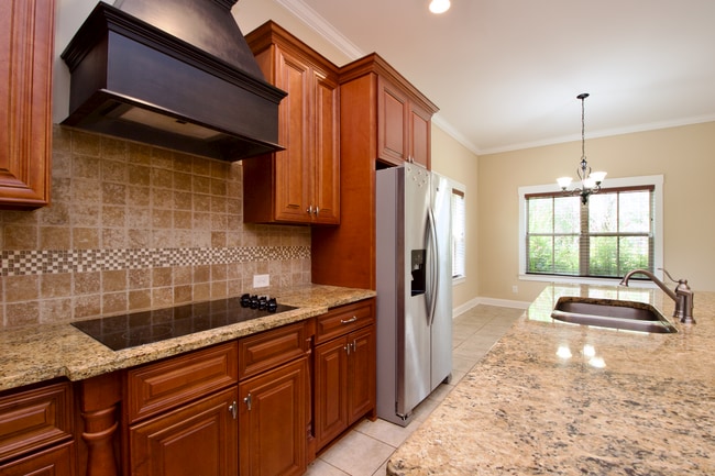 Building Photo - Executive Rental in Cypress Point S/D