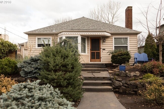 Primary Photo - Coming Soon Sellwood-Moreland Two story, 3...