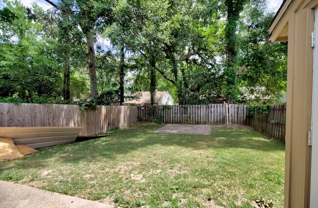 Building Photo - 425 High Point Ln