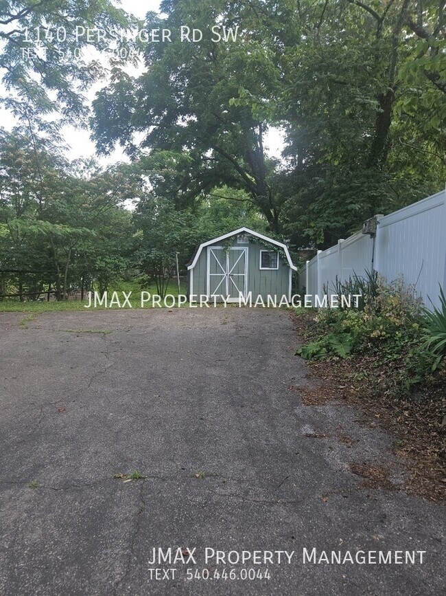 Building Photo - 1140 Persinger Rd SW
