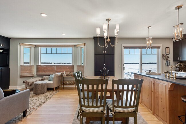 Building Photo - 21253 Lake George Blvd