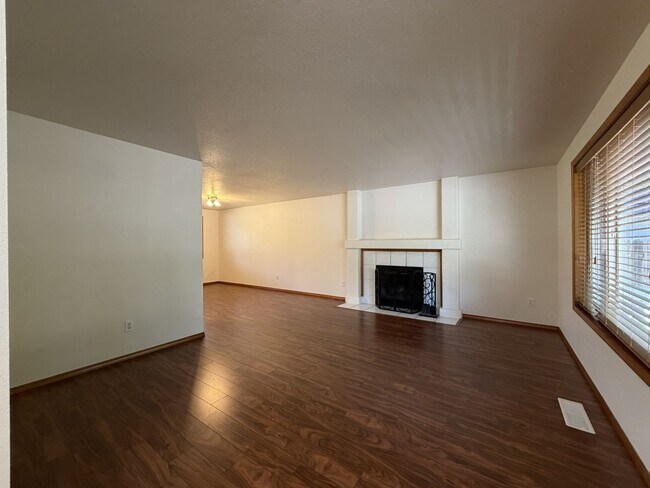 Building Photo - 5505 SW 149th Ave