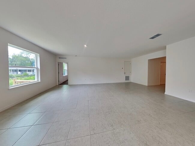 Building Photo - 1330 Chris Ave