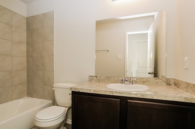 Building Photo - 135 Cooper Creek Ln