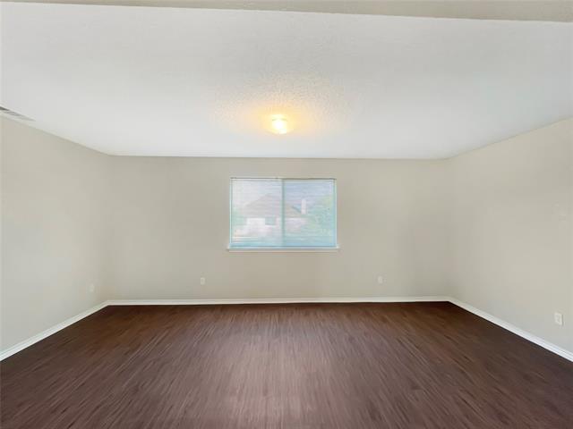 Building Photo - 303 Quail Meadows Ln