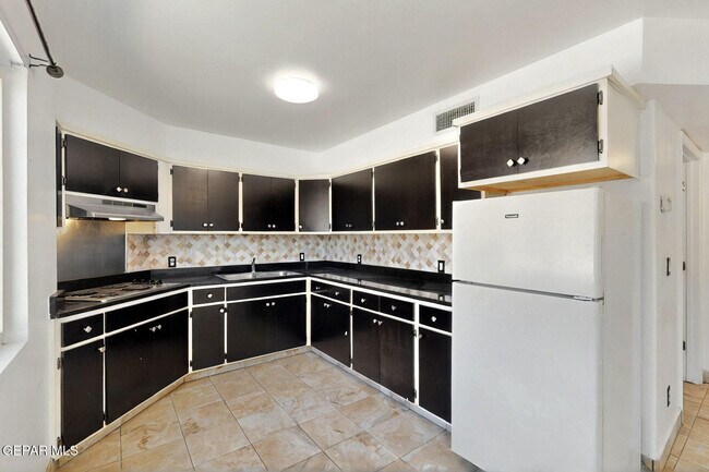 Building Photo - 540 S Yarbrough Dr