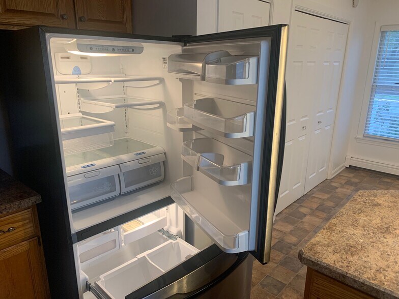 Building Photo - 61 Trotters Way