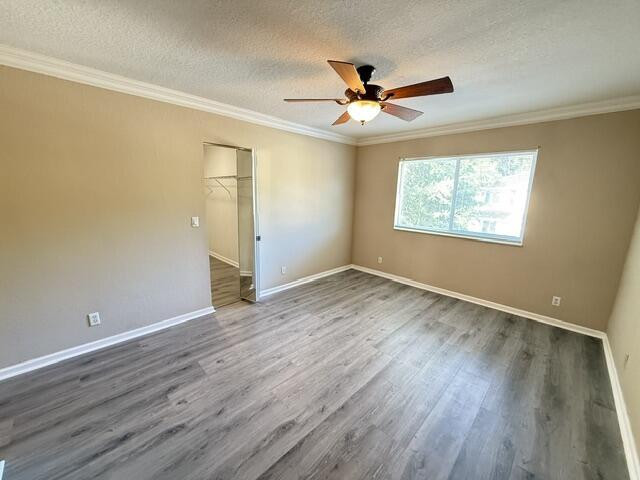 Building Photo - 3075 N Evergreen Cir
