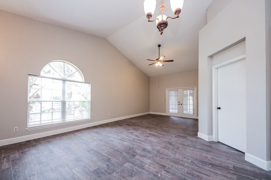 Building Photo - 1624 Sienna Ct