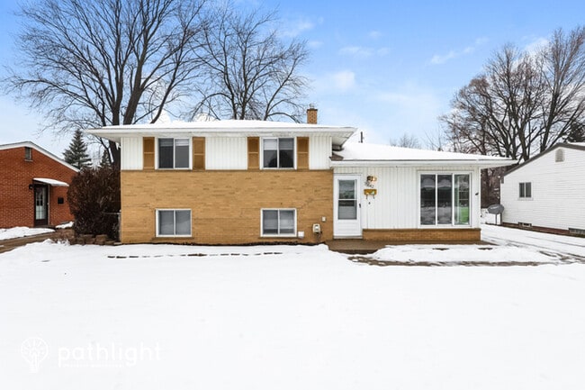 Primary Photo - 33642 Newport Drive