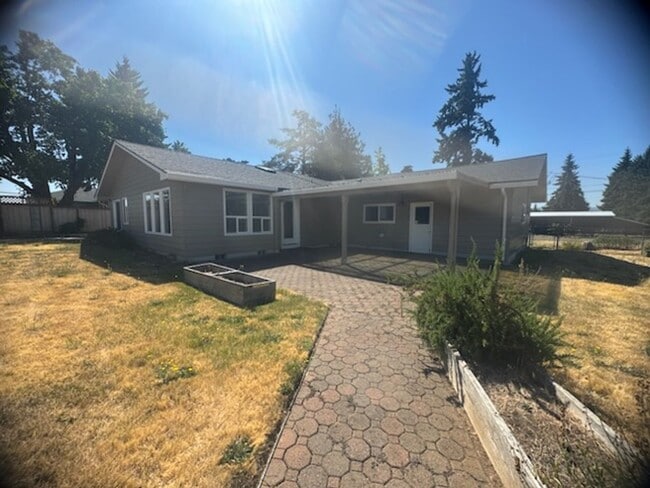 Building Photo - Spacious 4bed/2bath in desirable Pleasant ...