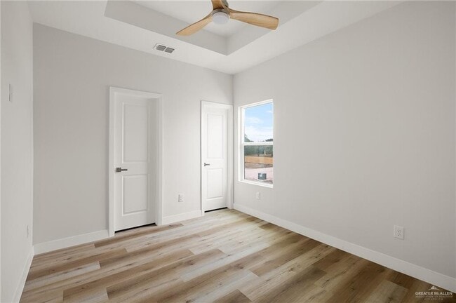 Building Photo - 2507 E Solar Dr