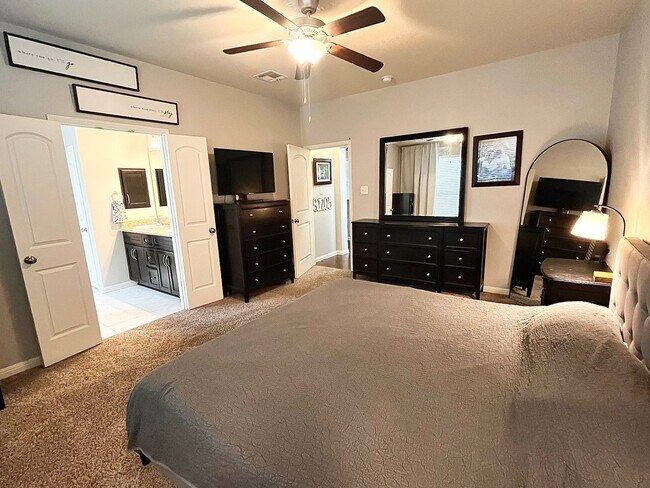 Building Photo - 4 bedroom 2.5 bath in Yowell Ranch