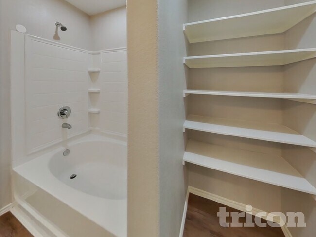 Building Photo - 15426 Rancho Joya Wy