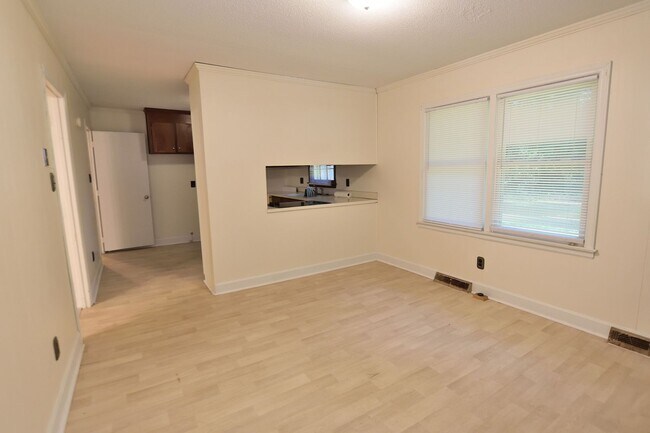 Building Photo - 625 Powell Dr